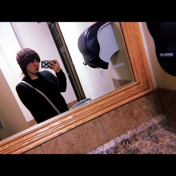 Meet your Posher, Anna - Picture 1 of 1